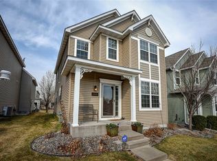 10000 Vervain Dr, Eden Prairie, MN 55347