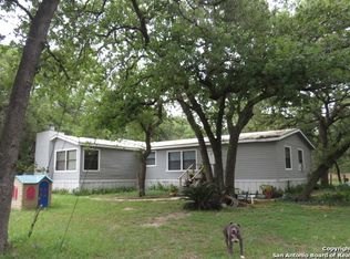 201 Oak Hill Rd, La Vernia, TX 78121