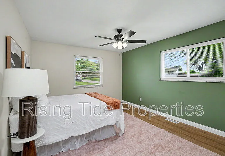 2569 Richmar Dr — Photo 10