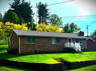 514 Nelson St, Hinton, WV 25951