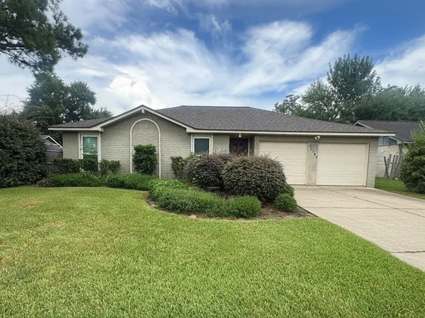 16107 Tibet Rd, Friendswood, TX 77546