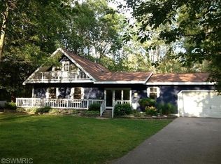 7406 S Harbor Dr, Pentwater, MI 49449