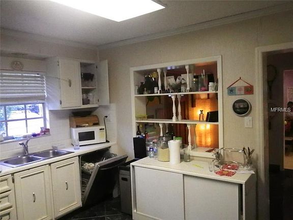 5th image of 402 W Violet St