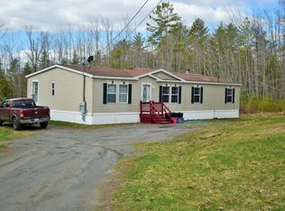 420 Durham Bridge Rd, Newport, ME 04953