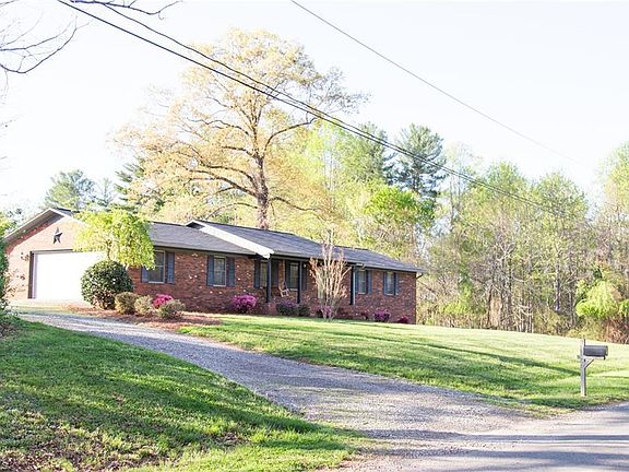 3rd image of 159 Evans Ln