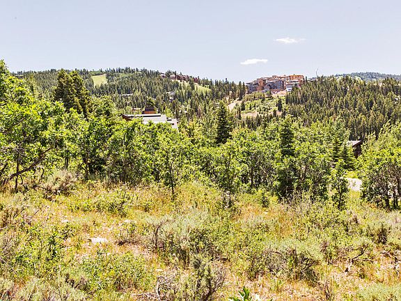 3rd image of 409 Centennial Cir