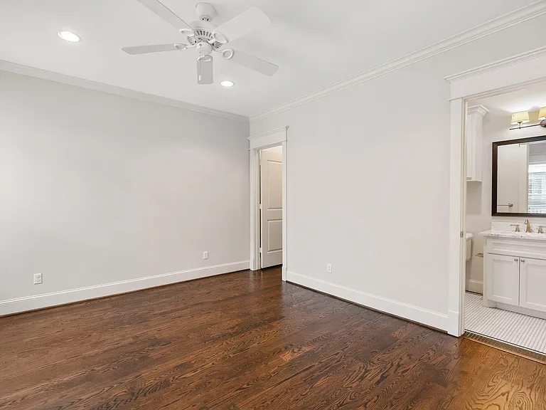 403 Columbia St — Photo 28