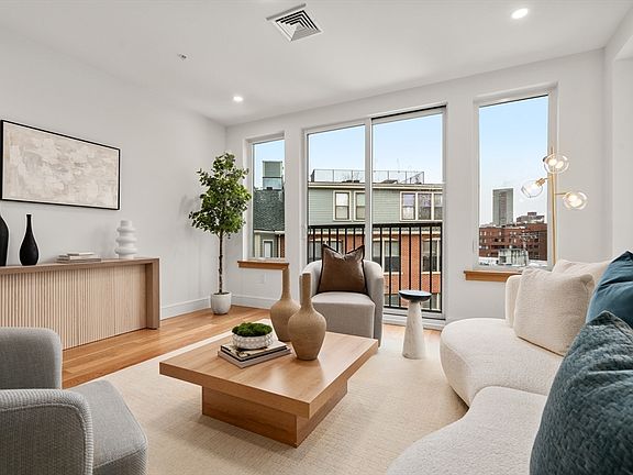 4th image of 58 Kent St #U301