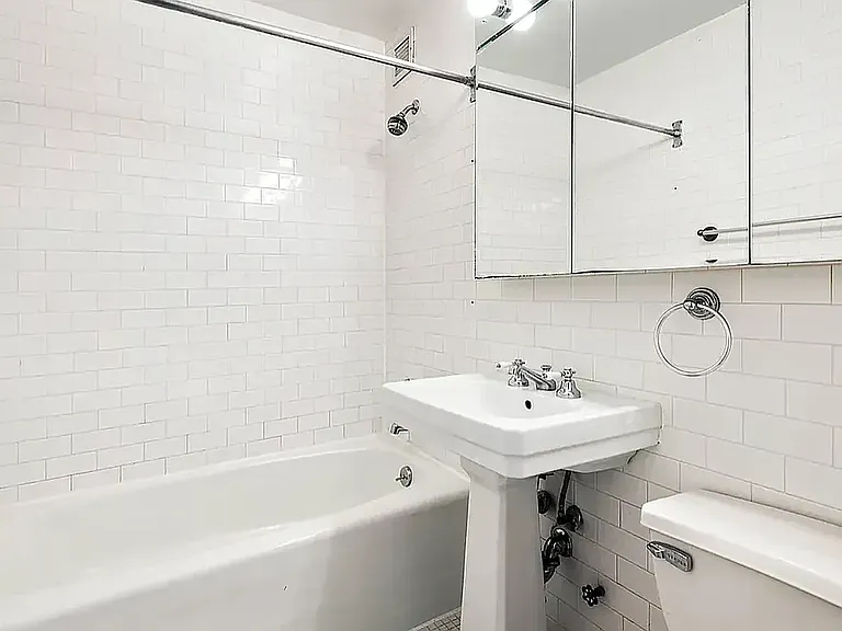 154 W 70th St #9F — Photo 4