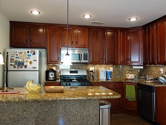 4th image of 30 Cliff St #2