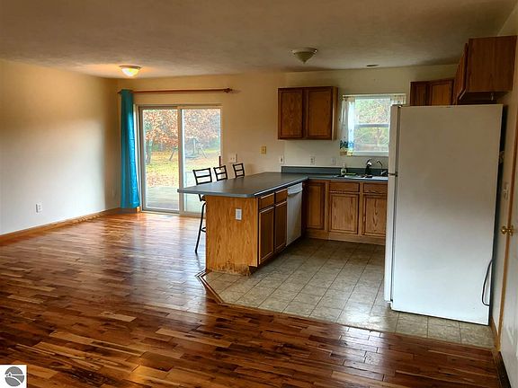 5th image of 2730 Pine Breeze Dr