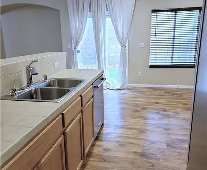 228 Friendly Ct — Photo 9