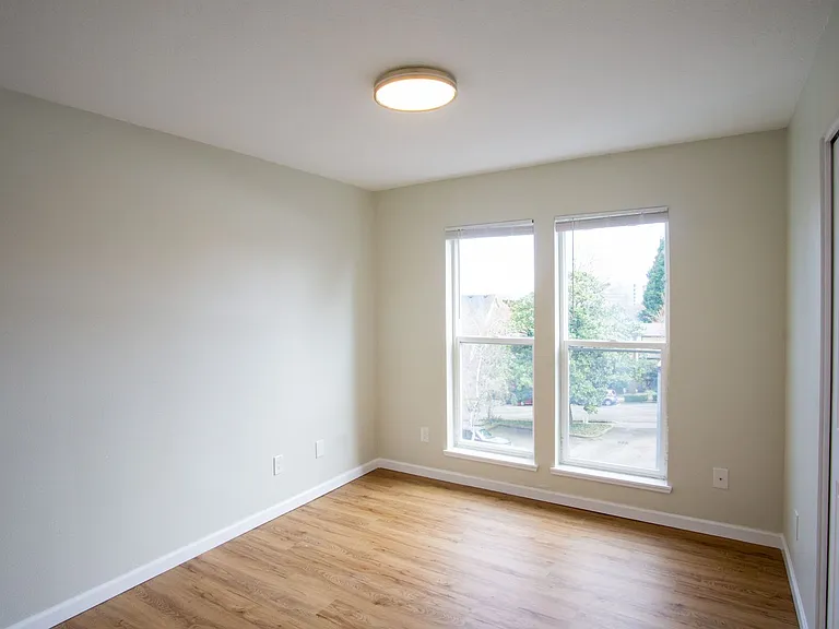 245 SW Hooker St #7 — Photo 13