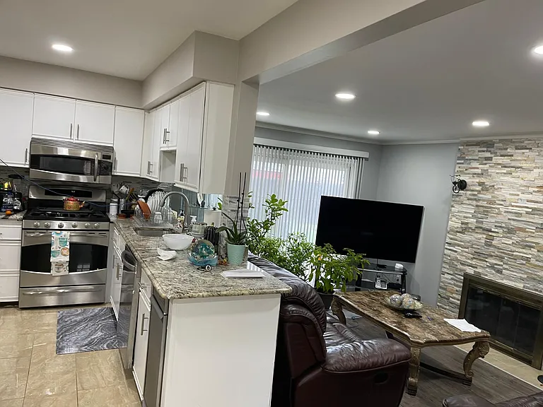 12836 Pomona Dr — Photo 10