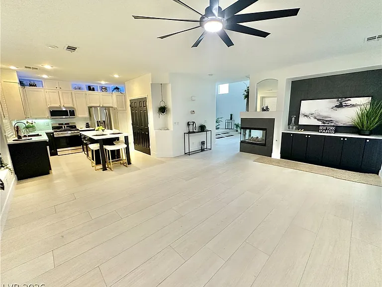 10637 Turquoise Valley Dr — Photo 3