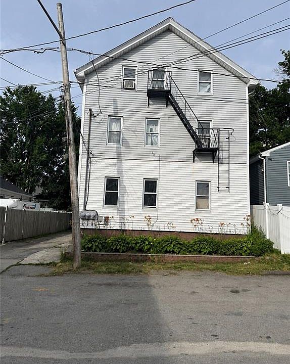 2nd image of 17 Huldah St