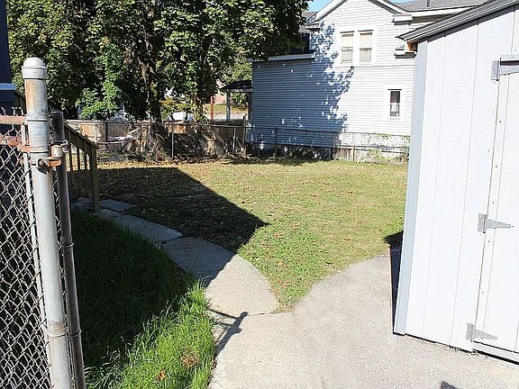 5th image of 35 Clark St