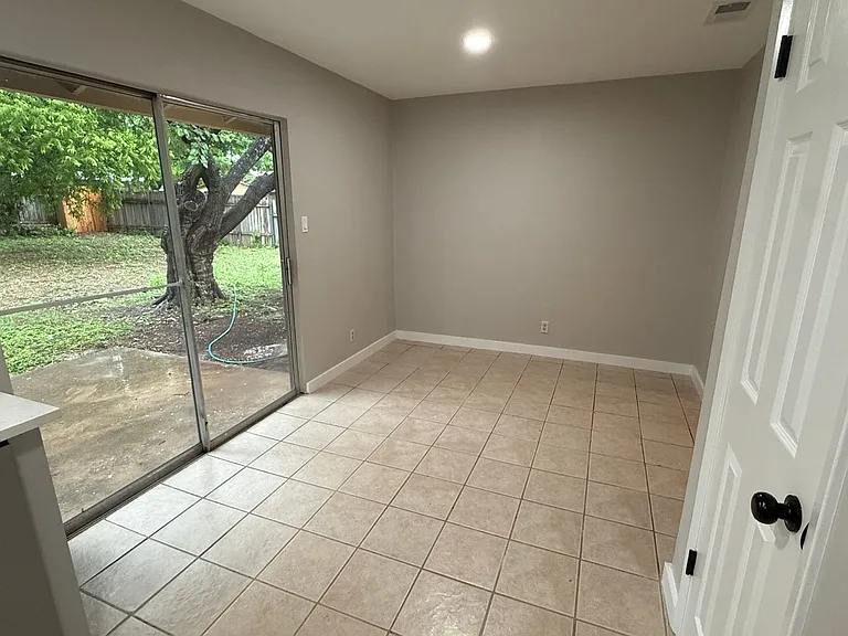 106 E Longspur Blvd — Photo 14