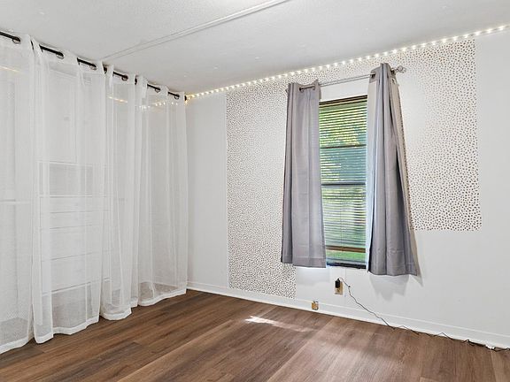 9th image of 131 Regal Ct