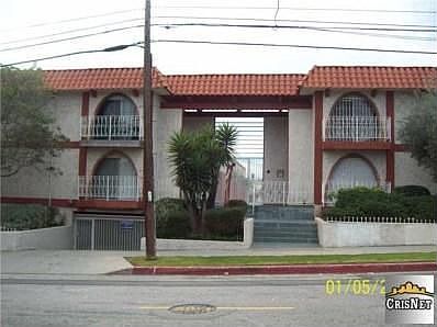 5th image of 852 W Beach Ave Unit 16