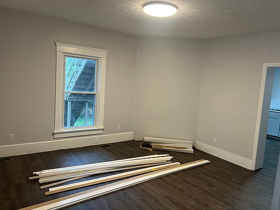 2nd image of 841 S Prospect St Suite B