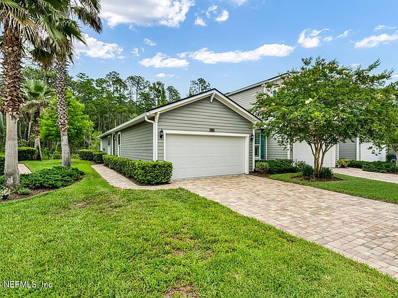 3rd image of 208 PINDO PALM Drive
