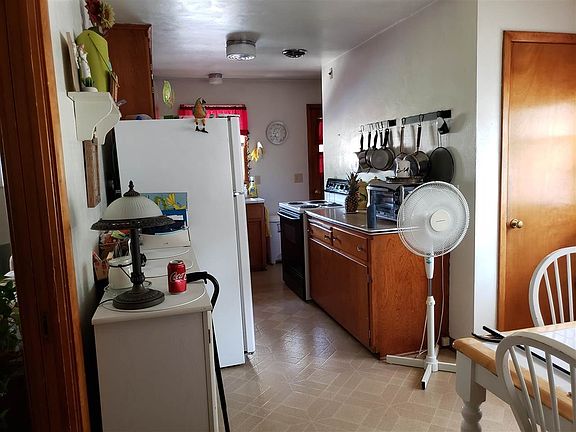 5th image of 315 W North St
