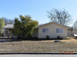 104 N Sunset Dr, Madill, OK 73446