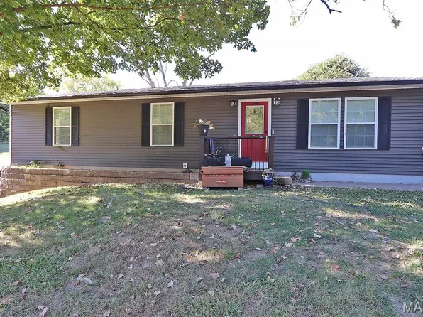 389 Country Club Dr, Cape Girardeau, MO 63701