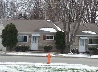 2092 Fern Ln, Green Bay, WI 54302