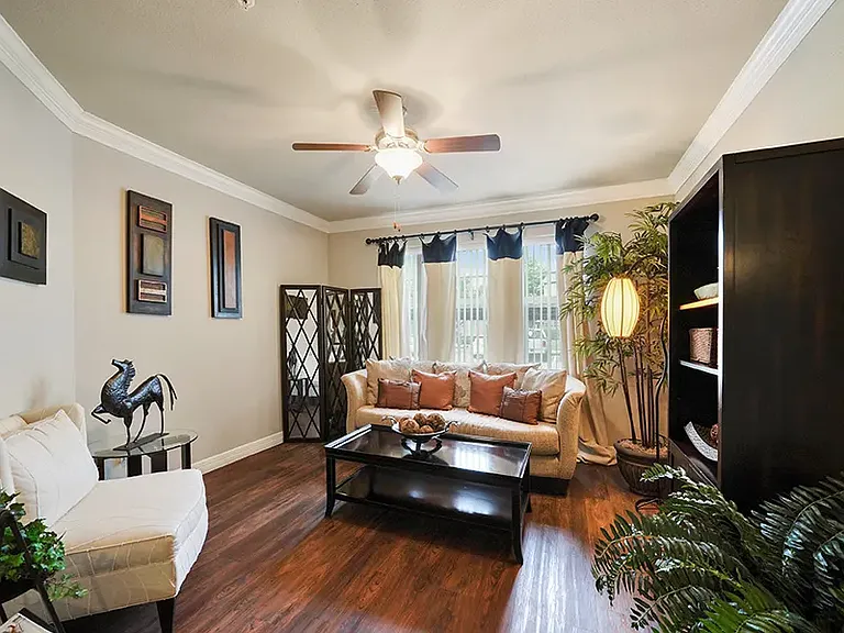 River Pointe Apartments — Photo 16
