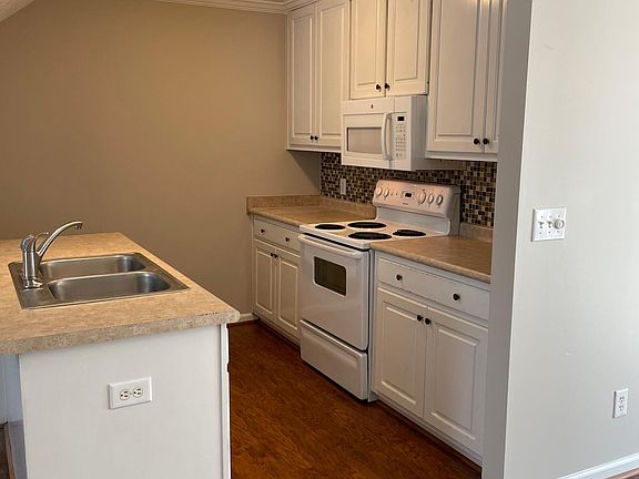 5th image of 2830 Florence Dr