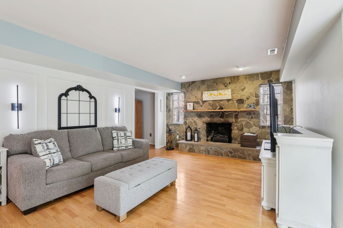 next background image