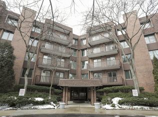 1175 Lake Cook Rd APT 206W, Northbrook, IL 60062
