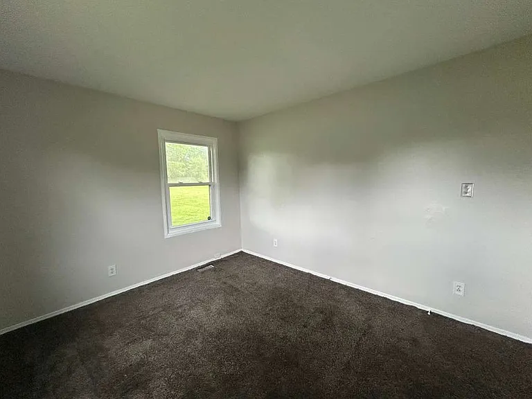 23345 Comstock Rd — Photo 13