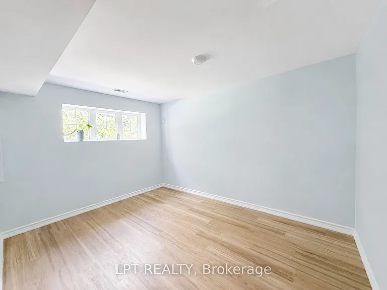 144 Shoreline Dr — Photo 16