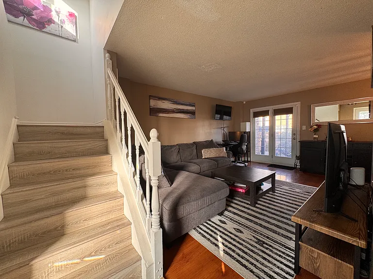 19 Dalzell Ave — Photo 16