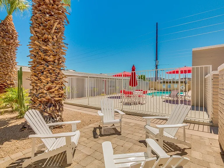 $0 First Month Rent! Remodeled 2 Bed Casita w/ Private Patio, W/D & Pool — Photo 31