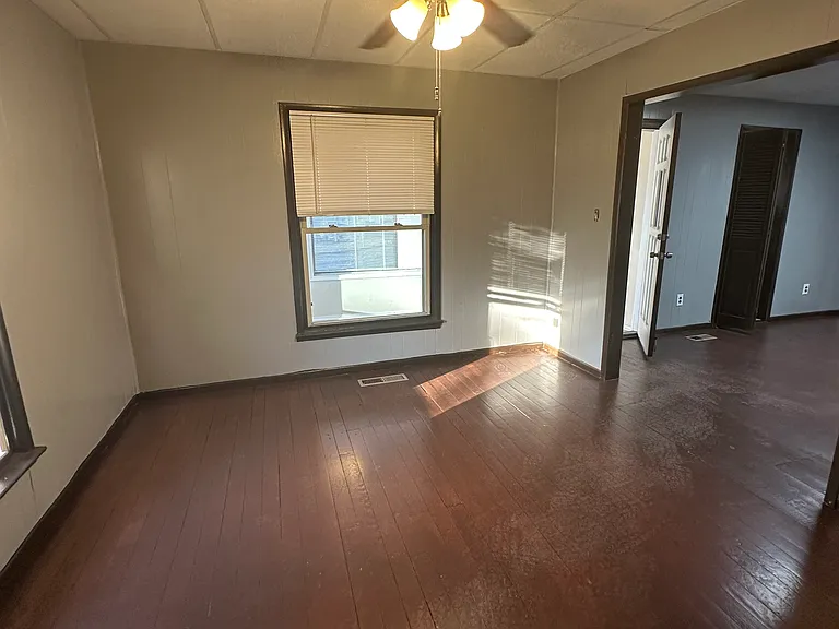2732 W Cameron St — Photo 10