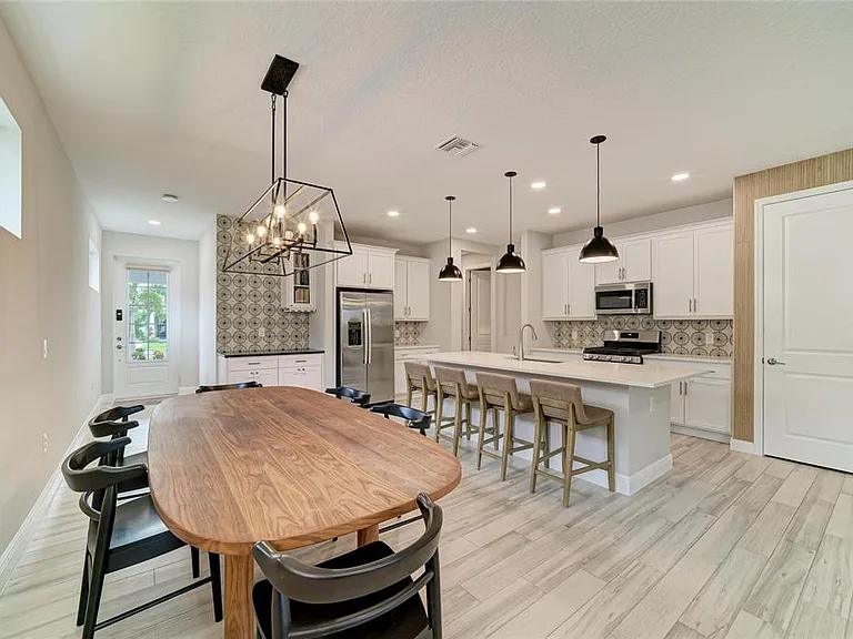1079 Waterline Ct — Photo 2