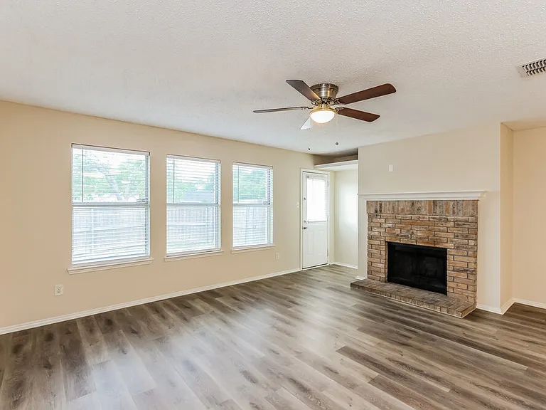 2966 Marquis Ln — Photo 5