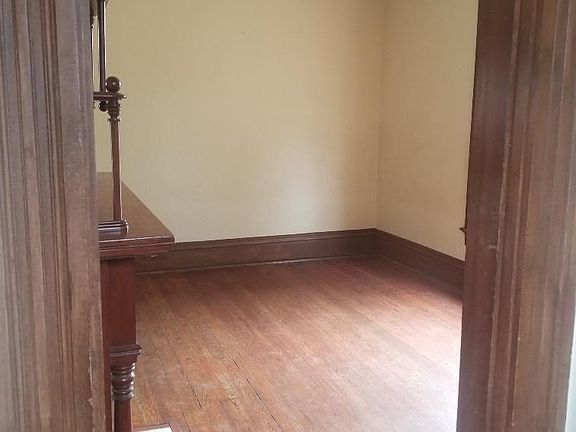 2nd image of 816-820 W High St