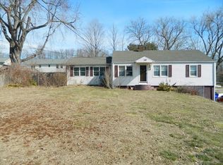 16 Maple Ave, Windsor Locks, CT 06096