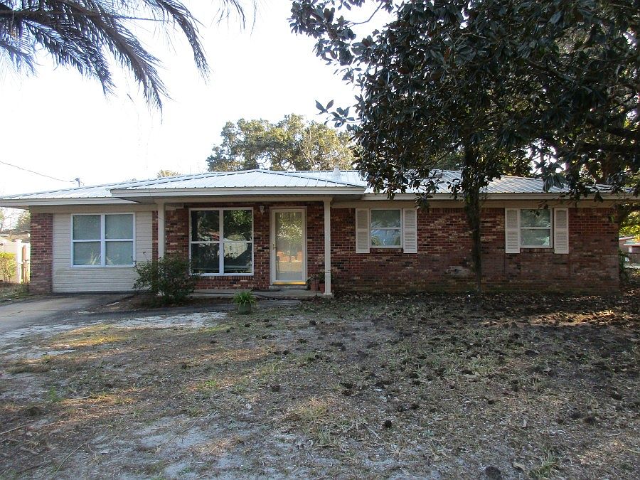 1st image of 704 Marcia Cir