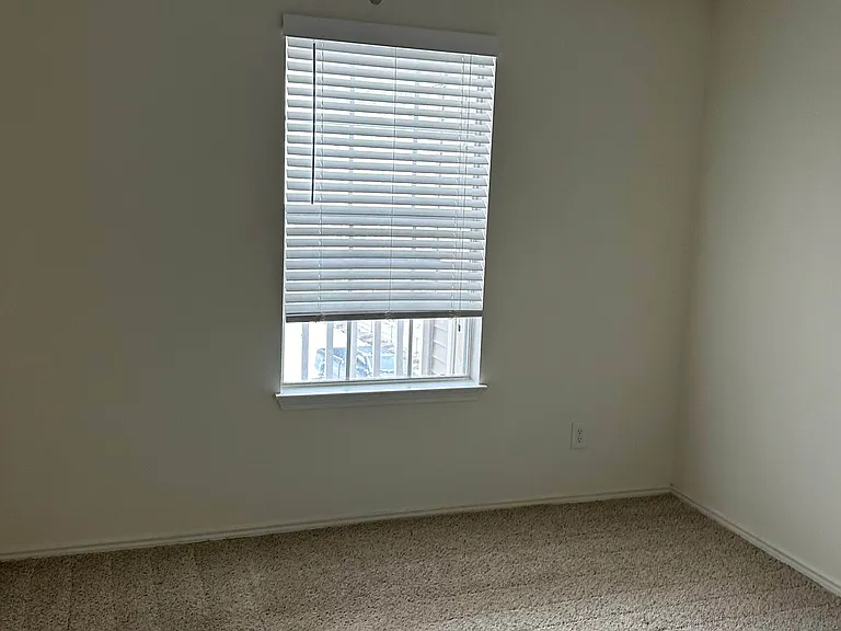 Dover Farms Apartments — Photo 37