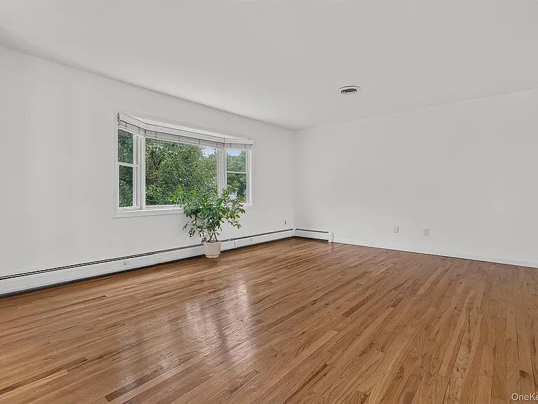 234 Betsy Ross Dr — Photo 6