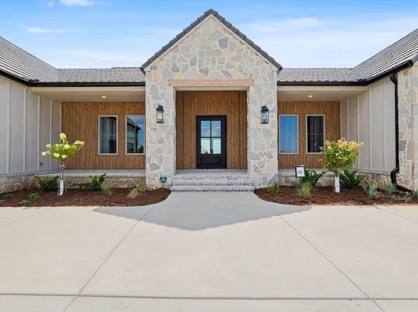 3412 N Bedford Ct, Wichita, KS 67206