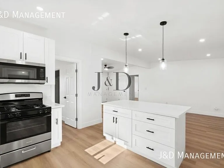 4251 College Ave — Photo 5