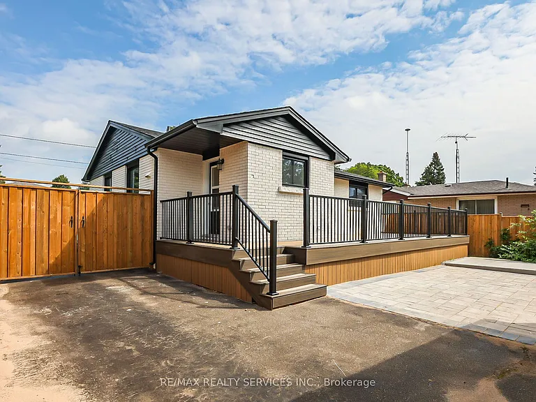 6364 Sherwood Rd — Photo 15