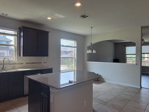 4th image of 2649 Shadow Glen Dr